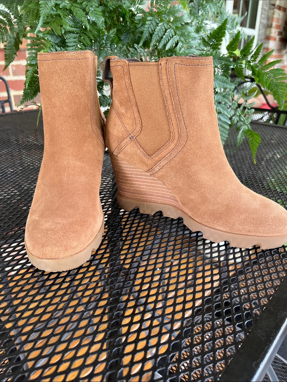 Sorel Suede Women's Joan Uptown Chelsea Boot Size 6.5